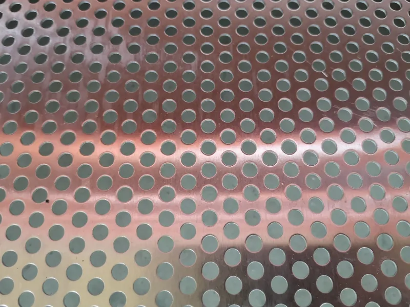 TABLA ALUMINIU PERFORATA 1X1000X2000 MM CU GAURI ROTUNDE DE 5 MM SI PAS DE 8 MM